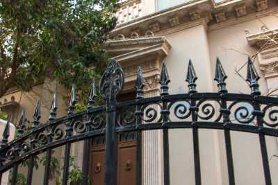 Bari: incastonata tra i palazzi di Carrassi c'� la piccola, eclettica e "pompeiana" Villa Armida